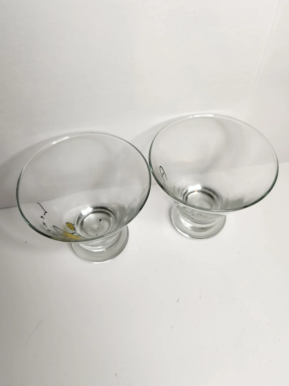 Pottery Barn Set Of 2 Martini Glasses .